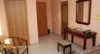 Гостевой дом Premyera Улан-Удэ Двухместный номер с 1 кроватью и собственной ванной комнатой-1